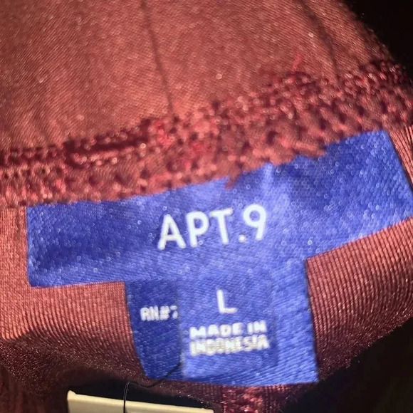 Apt. 9 soft burgundy leggings - Picture 2 of 2